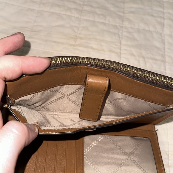 Michael Kors Classic Brown Logo Pocket Book - Picture 4 of 6